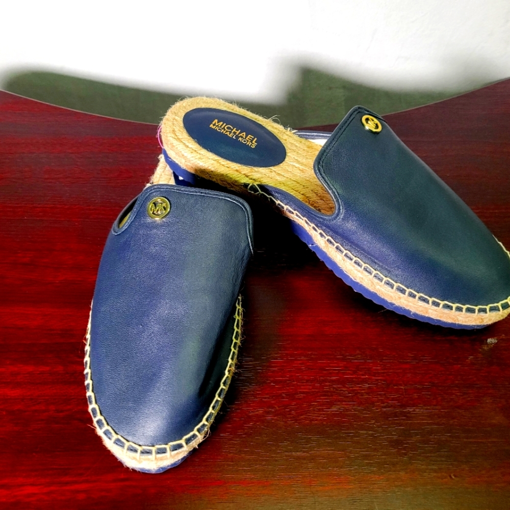 MICHAEL KORS, SOFT LEATHER SLIPPERS.